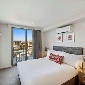 One Bedroom Apartment Queen